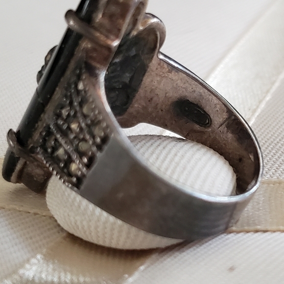 Vintage Rare Sterling Silver and Marcasite with Onyx Stone Ring Size 7 - Picture 4 of 8